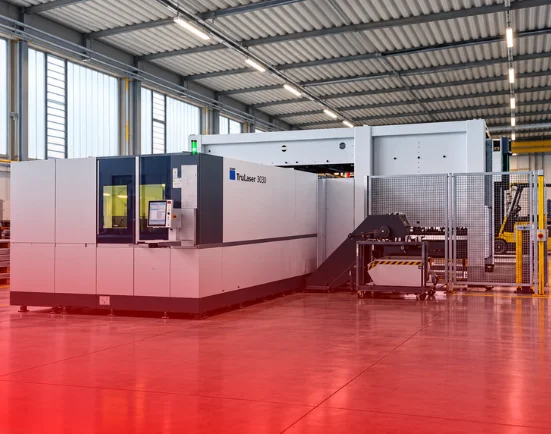 Laser fibra TruLaser 3030 con magazzino